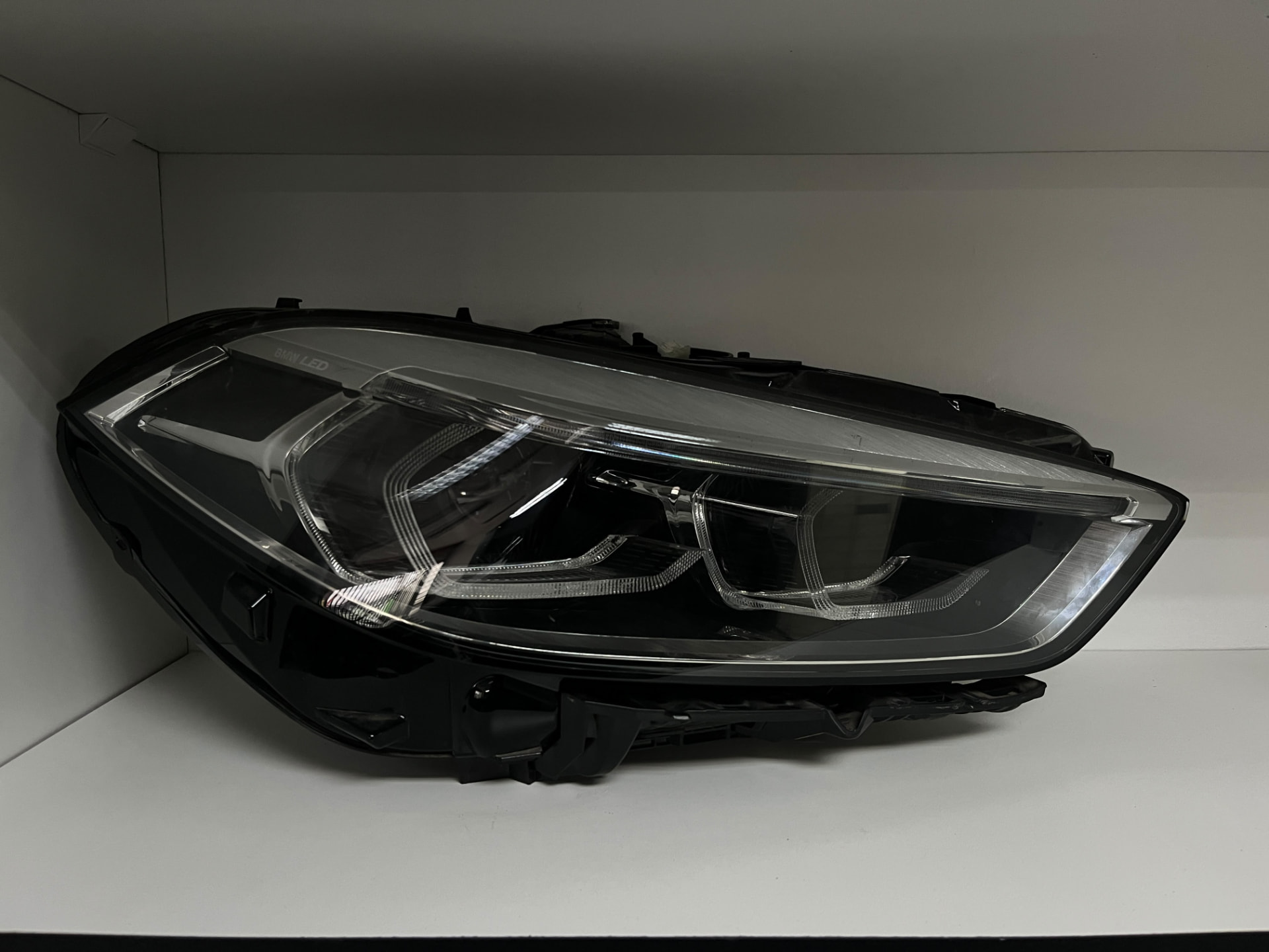 BMW LED Headlight – headlight available at Elite Precision Autobody