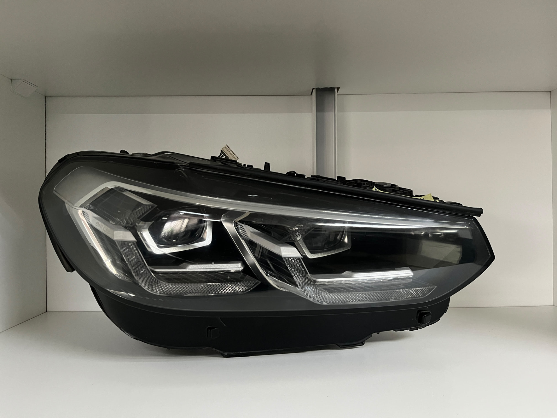 BMW LED Headlight – headlight available at Elite Precision Autobody